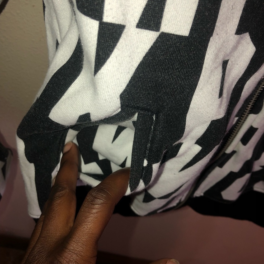 ZipUp Pink Sweater - Picture 4 of 7